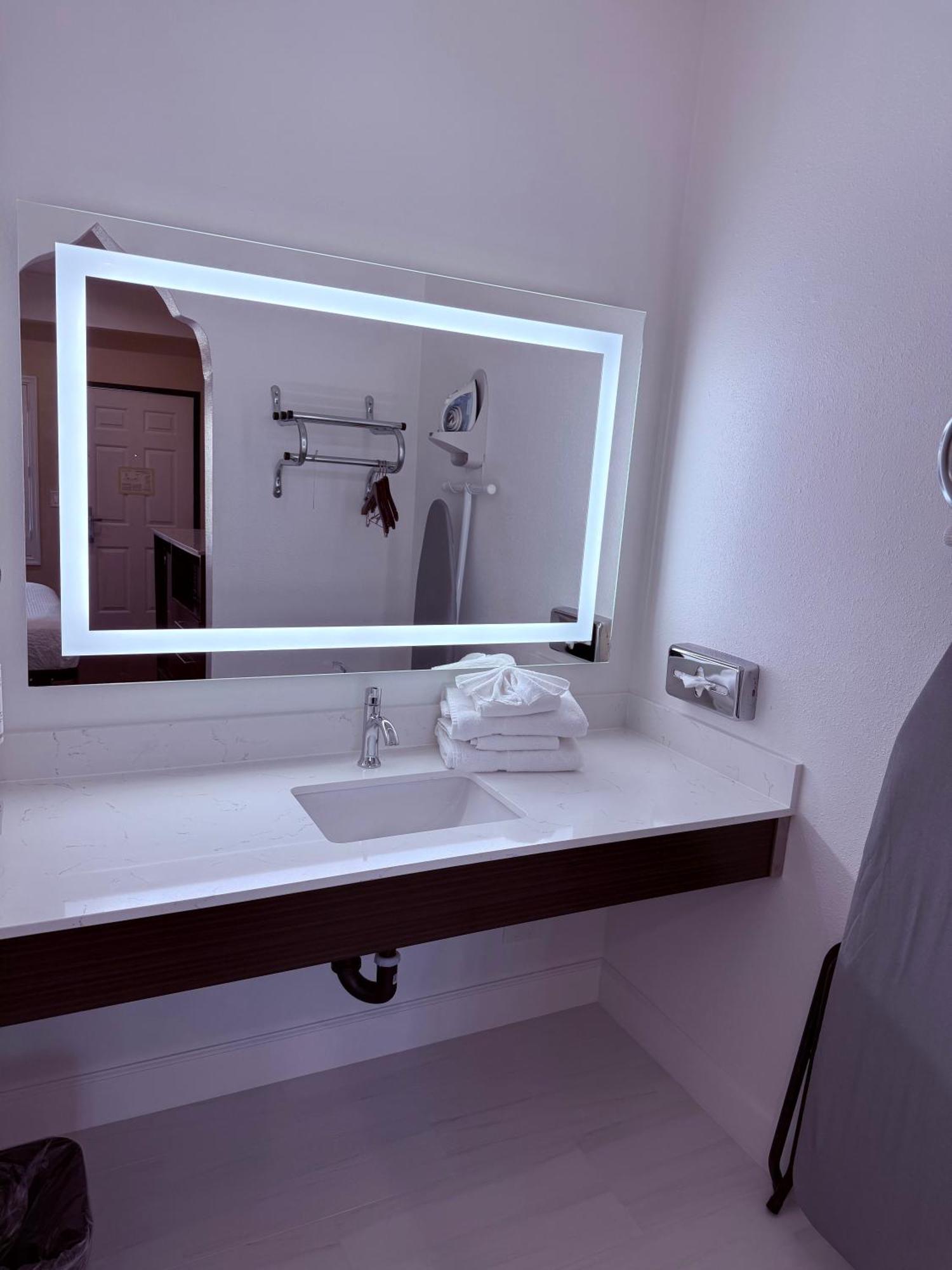 Travelodge By Wyndham Harbor City Los Angeles Ngoại thất bức ảnh